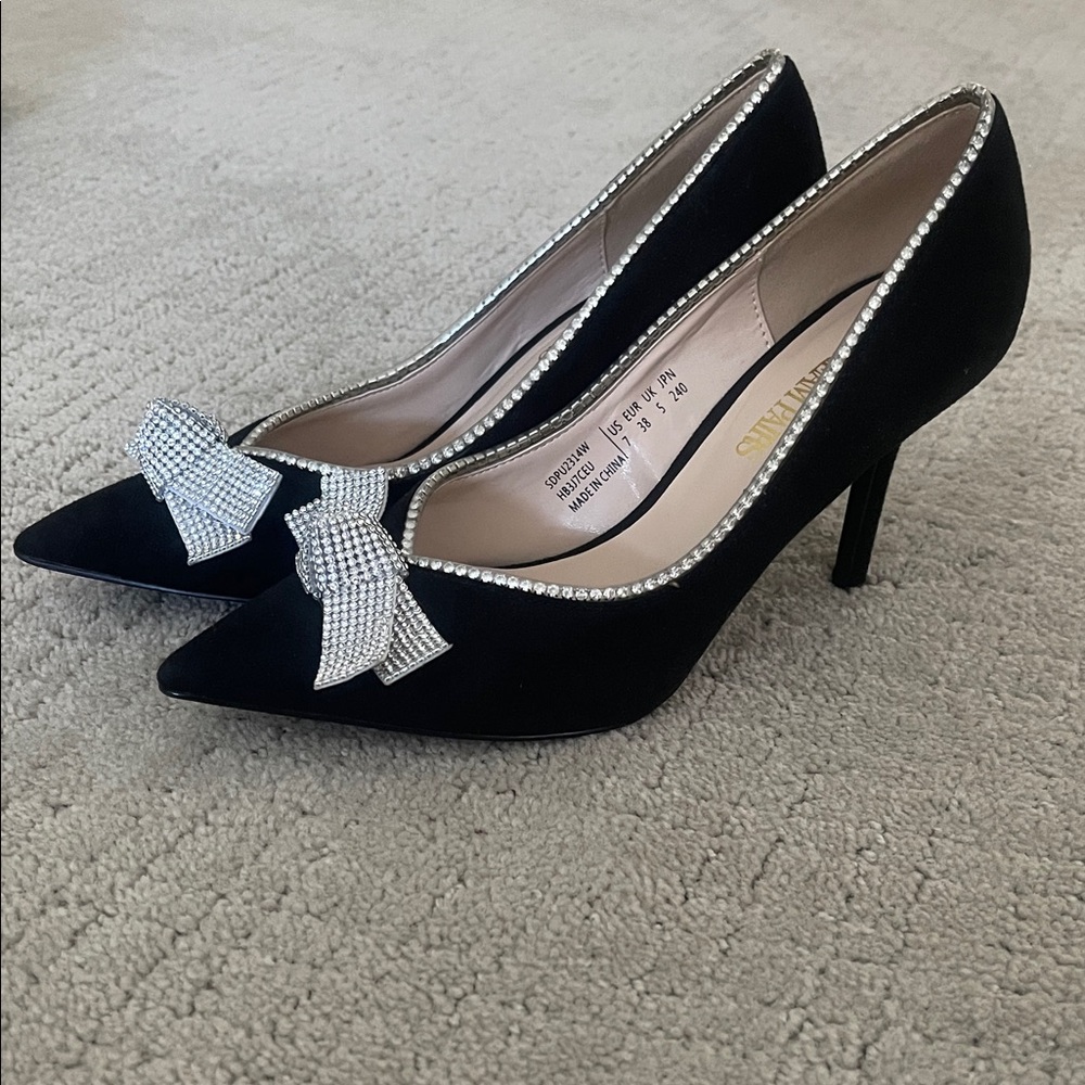 Elegant Black Heels with Rhinestone Bow
